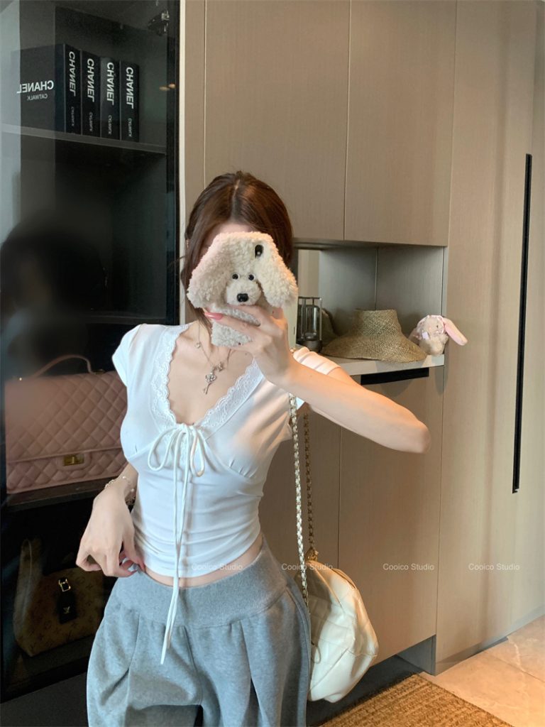 Women's V-Neck Lace-Up Short Sleeve T-Shirt Slim Fit Cropped Korean Style Summer Top