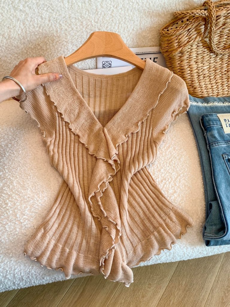 2026 Summer French V-Neck Ruffle Knit Top for Women Slim Fit